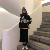 Autumn and winter 2021 new womens style French retro jumpsuit skirt sweater sweater with skirt two-piece dress