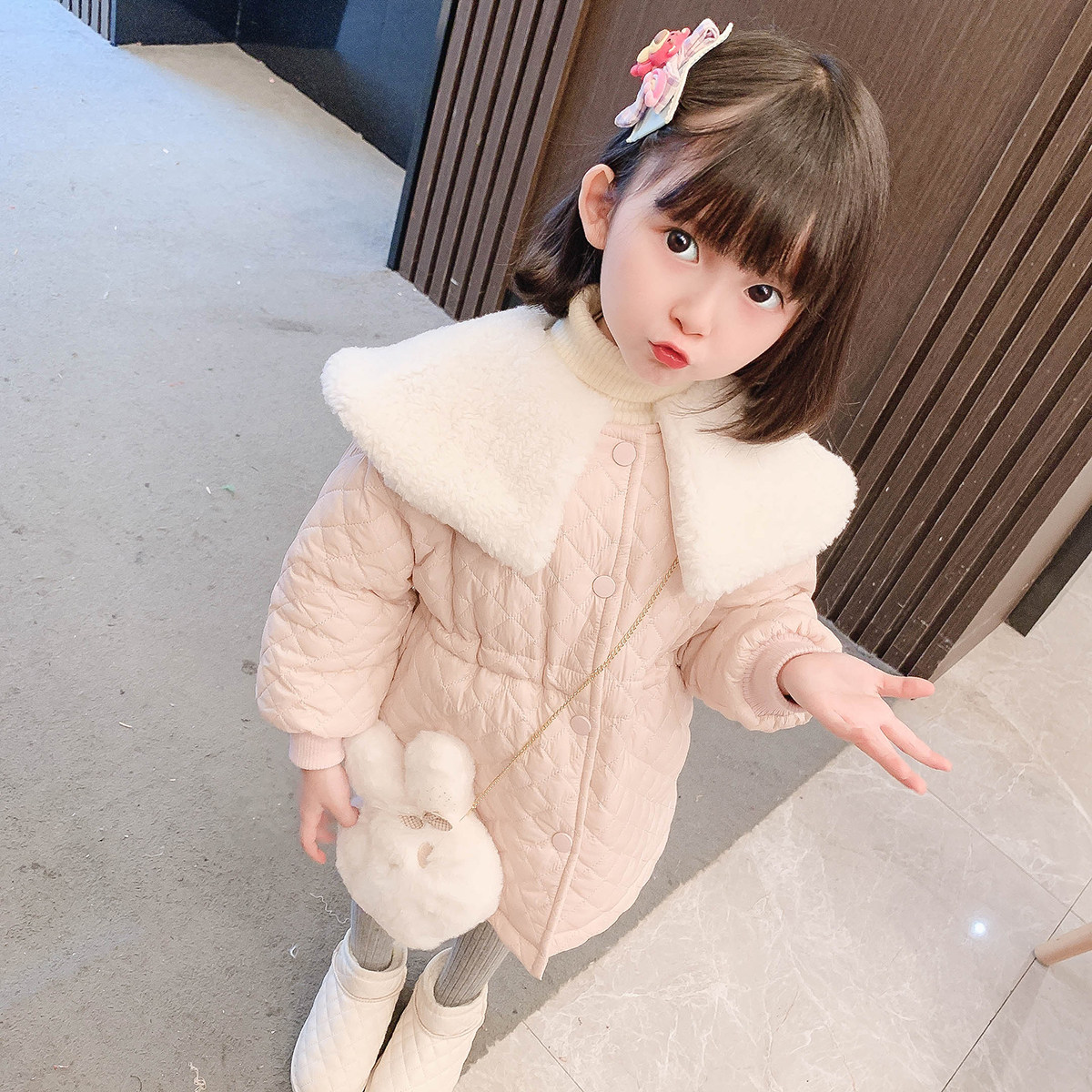 Girls' cotton-padded clothes 2022 new children's Korean version of the Western style mid-length version of the waist cotton-padded clothes baby girl winter clothes thickened coat