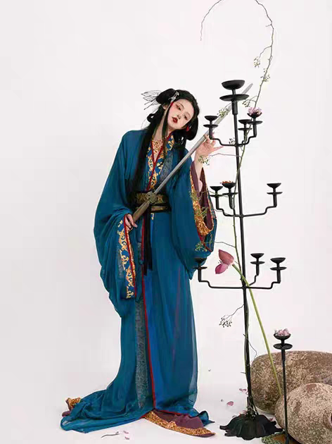 战国袍直裾大放量拖尾春秋复原款日常汉服女:穿越千年的时尚盛宴!-汉服半身裙-淘宝好物网