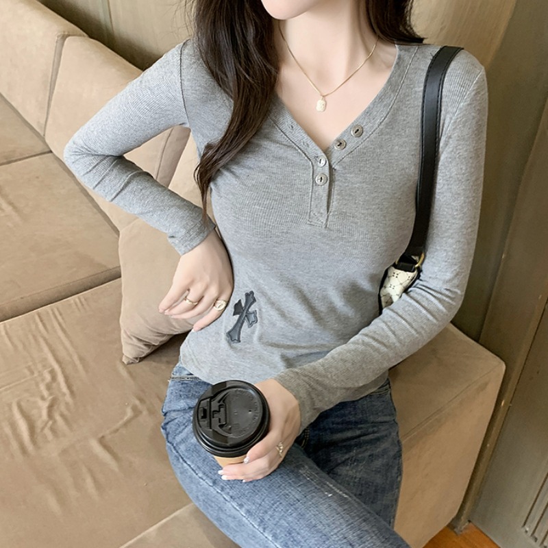 Bottoming shirt women's 2022 spring and autumn new V-neck design sense niche slim body tight body long-sleeved T-shirt top