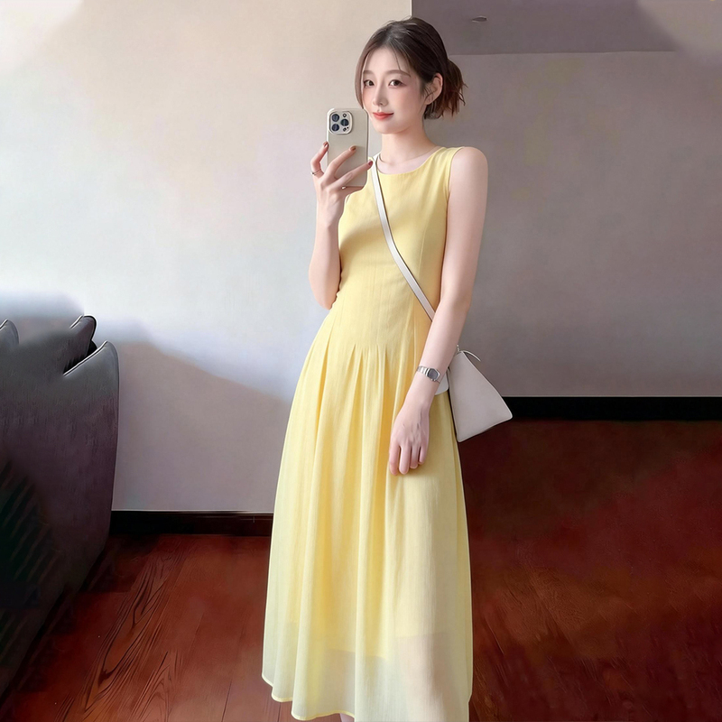 French-Style Yellow Sleeveless Dress for Women, Summer 2026 New Model, Elegant and Stylish, Unique Design, Slimming Long Dress
