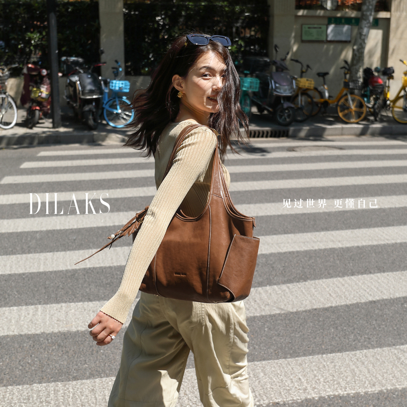【Jiang Yiyi's Style】Dilaks Wutong Series Genuine Leather Tote Bag, Vegetable-Tanned Leather Shoulder Bag, Commuter Laptop Bag