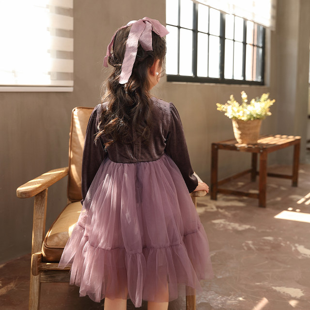 Girls' golden velvet skirt little girl foreign style 2022 autumn new middle and big children's bowknot sequin retro dress