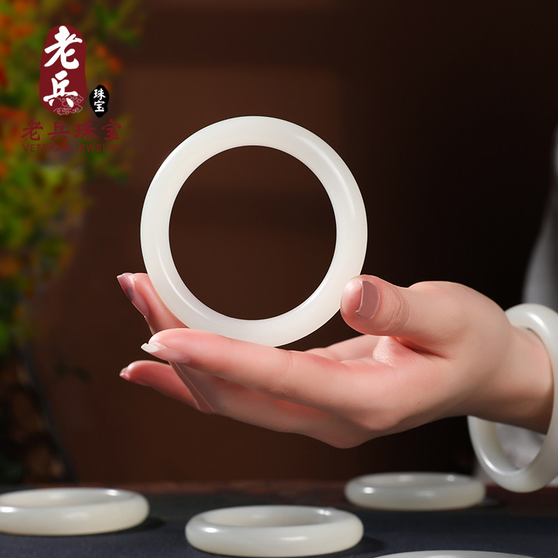 Hetian Jade seed material White Jade mutton White Jade Jasper bracelet ink jade green jade ball bracelet female live special shot 3