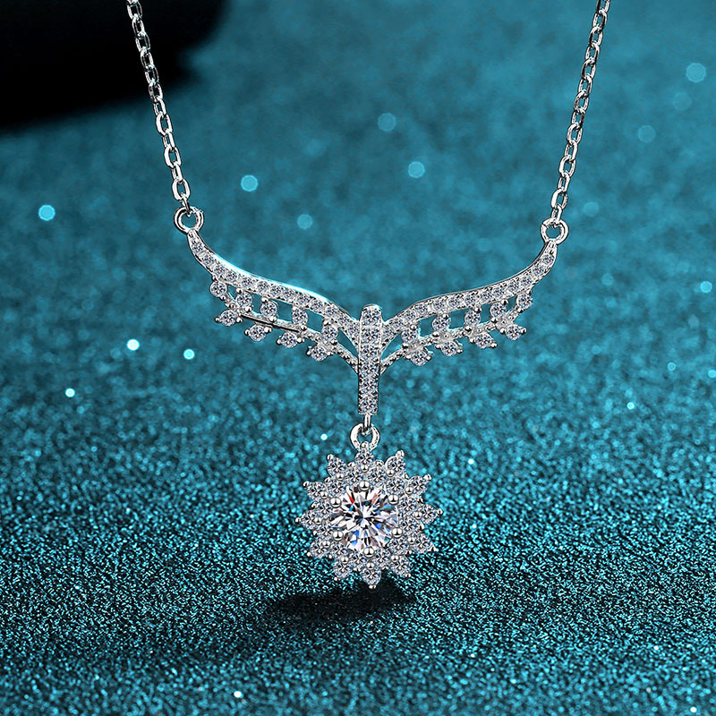 Sunflower Moissan stone necklace female summer 925 sterling silver niche design sense of high-end simplicity to send best friend girlfriend gift