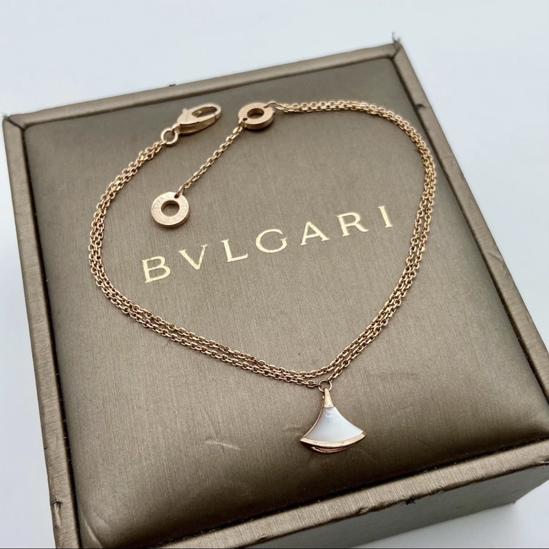 Bvlgari Divas' Dream Series White Mother-Of-Pearl Fan Bracelet 18K Rose Gold for Women