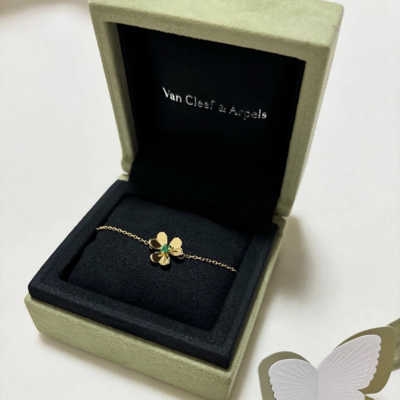 Vca Van Cleef & Arpels Frivole Series Dynamic Flower Mini Emerald Bracelet 18K Gold Gold Color