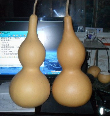 The original large number of the plinth 42 cm