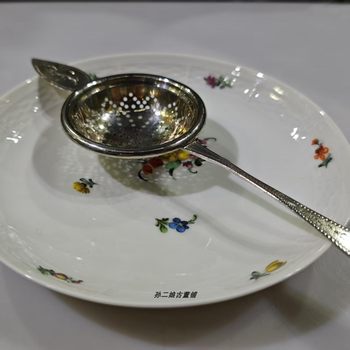 European silverware 830 sterling silver hand-carved long-handled tea leakage tea filter afternoon tea special utensils medieval