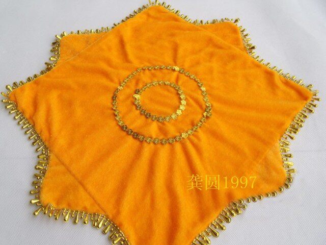 Dance handkerchief Paderman turns handkerchief with large number of star anise towels Pappa Phanda handkerchief with a steel ring