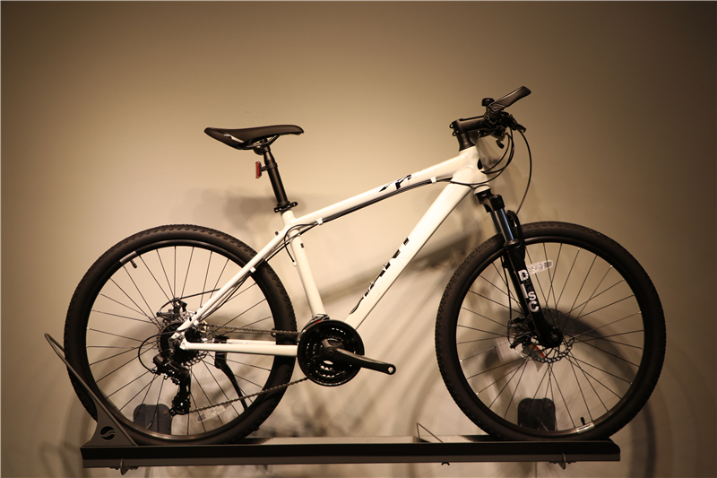 Giant ATX660 new 2022 male and female students 26-inch disc brake mountain bike 24-speed commuter