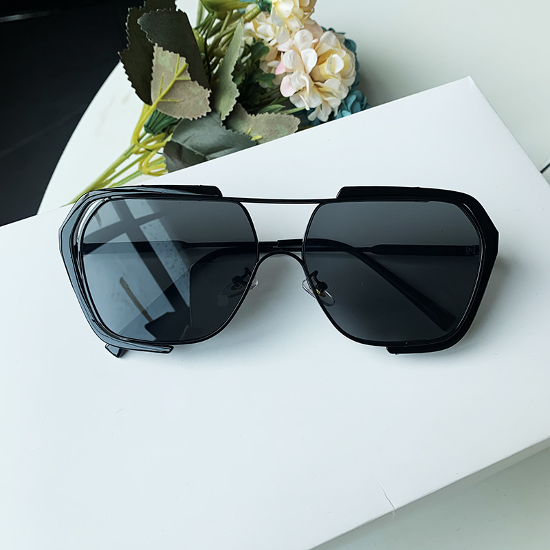 Black (No Letters)Internet celebrity Conjoined body Large frame black Sunglasses female Retro sunshade round face Show thin Windbreak drive a car drive Sun glasses male