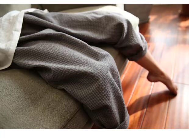 Quần áo trẻ em mới mùa xuân và mùa hè Trẻ em cotton và vải lanh kẻ sọc quần harem bé gái quần muỗi bé trai quần củ cải mỏng - Quần quần baggi bé gái