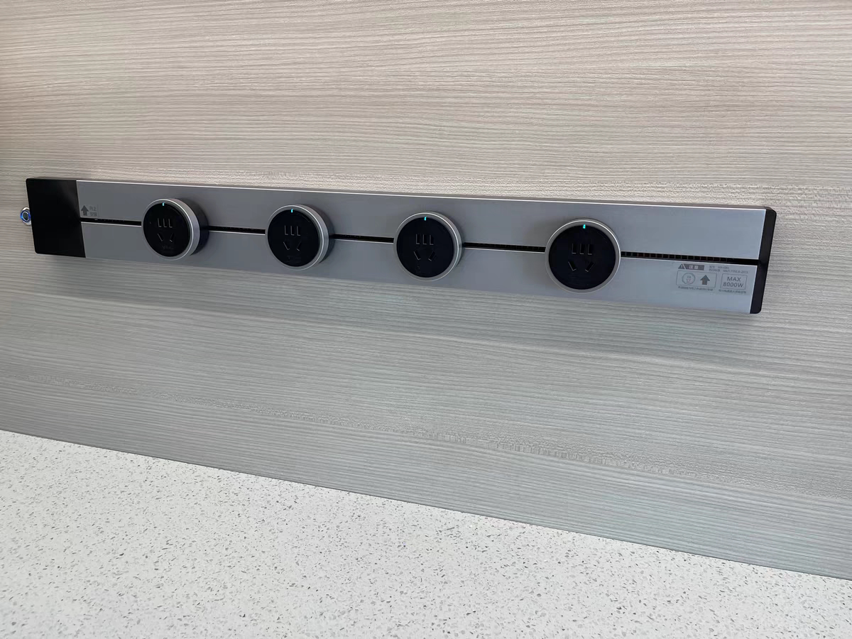 Bull Mobile Electricity Rail Socket Living Room Kitchen Special Wireless plug-in Wireless Socket Household