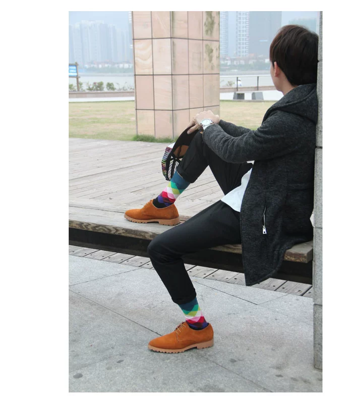 Châu âu và Mỹ màu khâu trong ống thủy triều của nam giới vớ đường phố phong cách Người Anh con gradient màu cá tính nam cotton dài vớ tất xỏ ngón