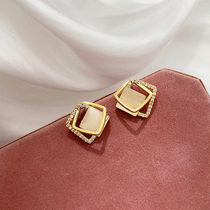 Temperament cats eye stone geometric diamond stud earrings female Korean Net Red simple cold wind earrings summer earrings Silver Needle