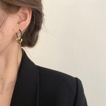 Retro Hong Kong style personality ear buckle female summer temperament Net red earrings 2021 New Tide light luxury niche earring