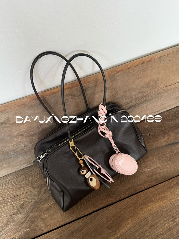 Daewoo Surname Zhang Chocolate Brown Lazy Ceiling Boston Underarm Bag Daewoo Surname Zhang Chocolate Brown Lazy Ceiling Boston Underarm Bag