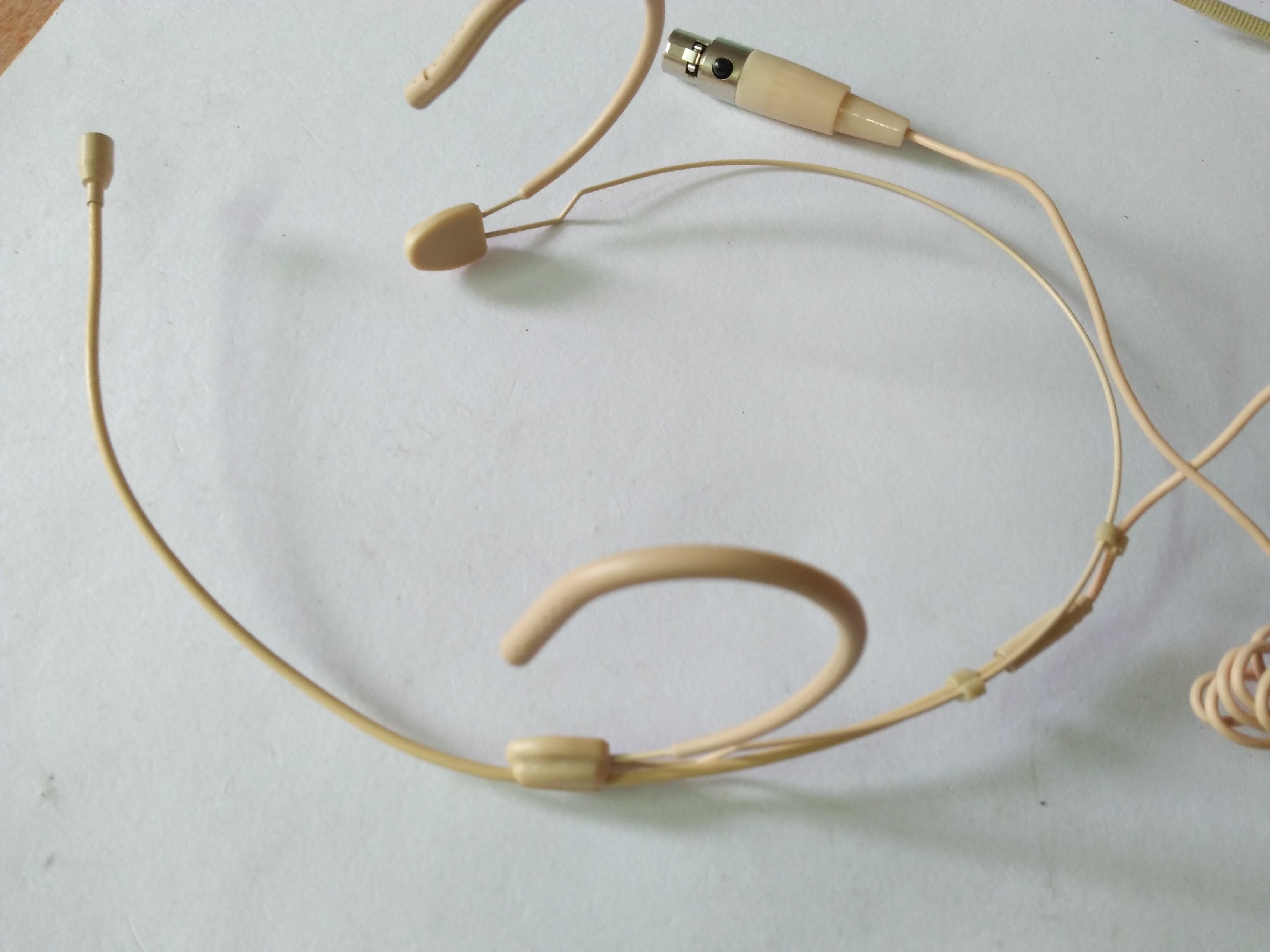 Stage performance three or four-pin invisible mini binaural hanging skin color head wearing wireless microphone microphone
