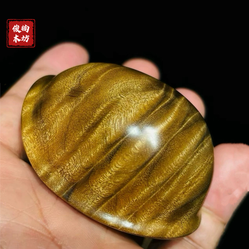 【Wealth Beyond Comparison】Golden Silk Nanmu Wood Full-Flower Handheld Ornament, Turtle Shell Handheld Ornament, Decorative Piece, Gift for Elders and Leaders