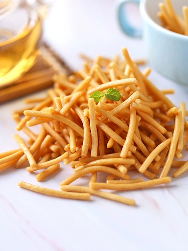 Таиланд импортирован Vfoodsmix хрустящий и хрустящий 75 г острый вкусовой офис, чтобы снять небольшие закуски.