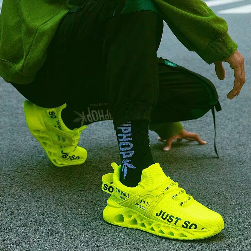 Unisex Couple Sports Shoes, Breathable, Ultra-Light, Soft-Soled, Shock-Absorbing Blade Running Shoes, Cross-Border Large Size Fly-Knit Shoes Unisex Couple Sports Shoes, Breathable, Ultra-Light, Soft-Soled, Shock-Absorbing Blade Running Shoes, Cross-Border Large Size Fly-Knit Shoes