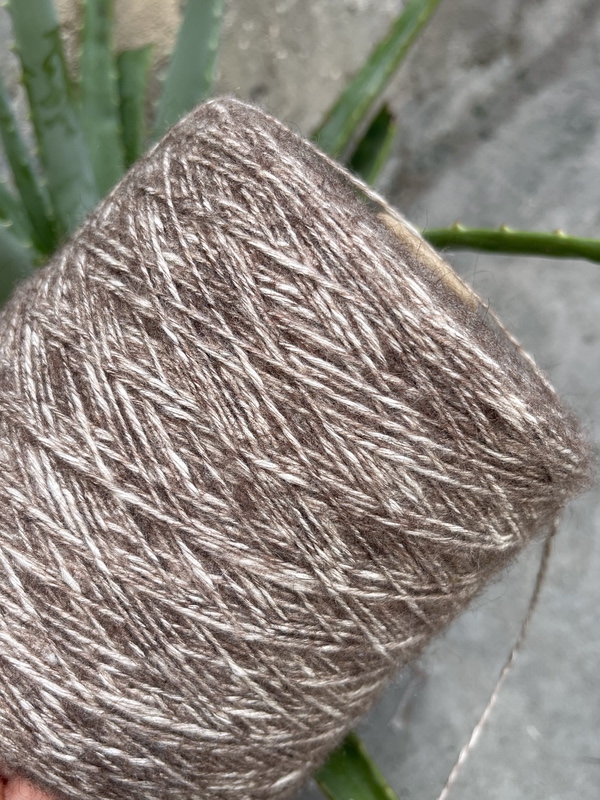 Foreign Trade Medium-Thick 2.3 Count Cotton Mohair Yarn 63% Cotton 7% Yak Wool Hand-Knitted Sweater Yarn Soft and Non-Itchy Foreign Trade Medium-Thick 2.3 Count Cotton Mohair Yarn 63% Cotton 7% Yak Wool Hand-Knitted Sweater Yarn Soft and Non-Itchy