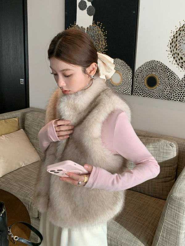 Qingmu Snow Velvet Eco-Friendly Fur Outerwear Furry Vest for Women 2026 Autumn/Winter New Short Vest Jacket Qingmu Snow Velvet Eco-Friendly Fur Outerwear Furry Vest for Women 2026 Autumn/Winter New Short Vest Jacket