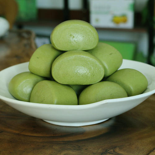 One side of the township wormwood small steamed bread Jiangxi Yingtan Guixi green wheat cake breakfast instant bun 23 old noodles pastries