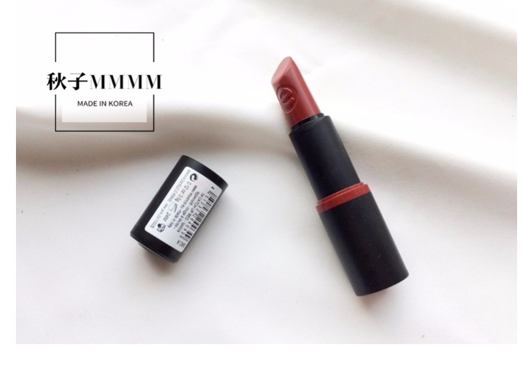 Son môi Đức Essence black tube new 14 red brown 06 là màu đỏ làm trắng dưỡng ẩm cho môi cho bà bầu dior 541