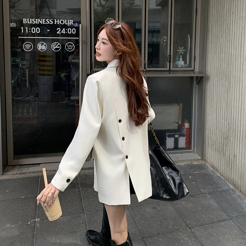 Women's Blazer for Spring and Autumn 2026, New Spring Style, Petite Size, White Suit with a Unique and Stylish Design, Very Attractive Women's Blazer for Spring and Autumn 2026, New Spring Style, Petite Size, White Suit with a Unique and Stylish Design, Very Attractive