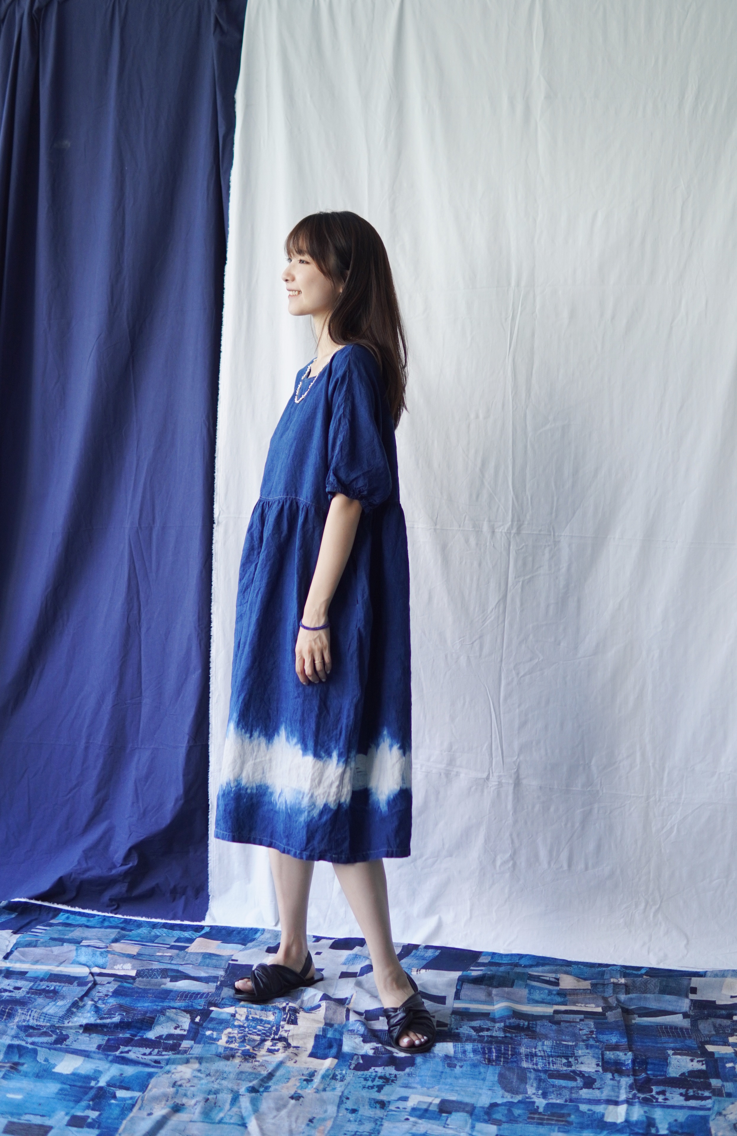 ARTS&SCIENCE 藍泥染ギャザーシャツ 2 アーツ＆サイエンス 麻