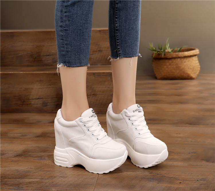 Mùa thu mới cực cao với giày vải 10CM Nêm nữ tăng bên trong đôi giày nhỏ màu trắng dây giày thoáng khí - Plimsolls giày bitis nữ