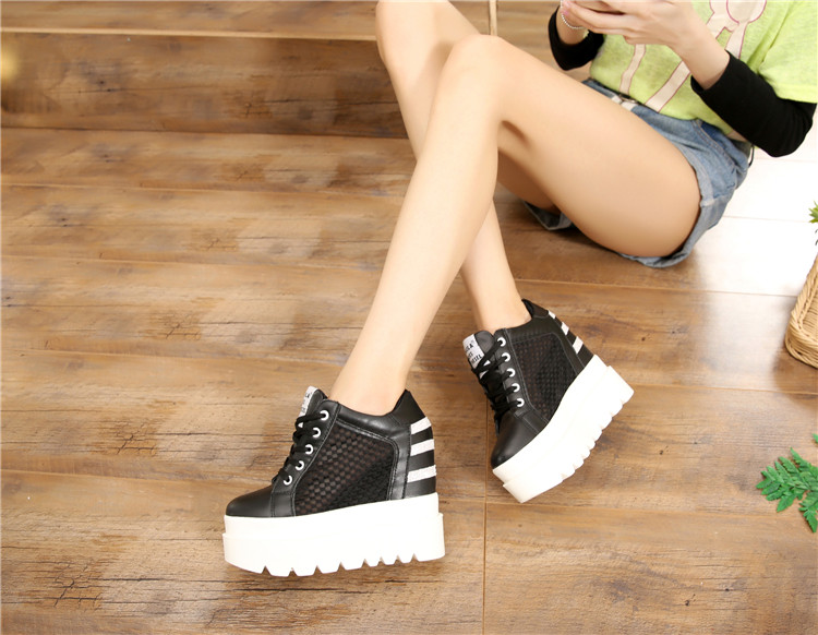 Mùa xuân dày có đế cao-top sneakers nữ 2018 mới của Hàn Quốc phiên bản của hoang dã muffin với siêu cao gót giản dị nêm với đôi giày duy nhất