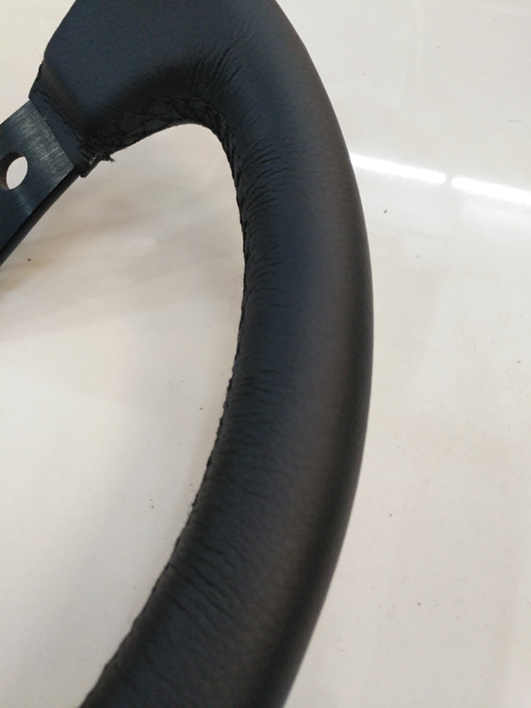 Xe sửa đổi tay lái đua OMP da vô lăng 14 inch tay lái thể thao sửa đổi phổ quát 	chổi vệ sinh xe ô tô