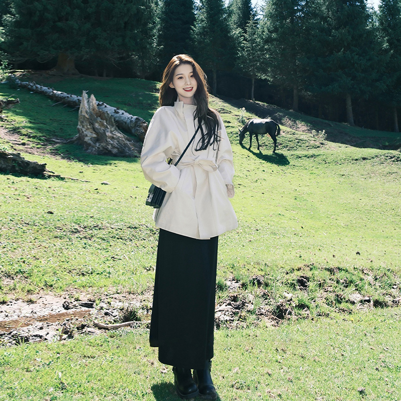 White Stand-Up Collar Trench Coat for Women, 2026 Spring and Autumn New Style, Petite, High-End British Style Short Coat