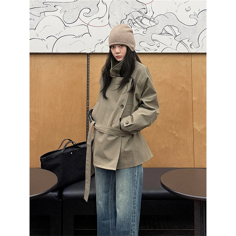Stand Collar Tie Short Trench Coat for Women 2026 Autumn New Style Petite Fashionable High-End Waist-Cinching Jacket Looks Great
