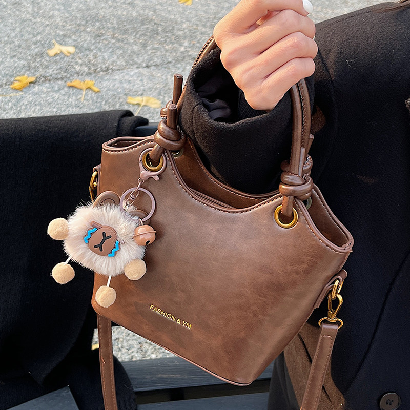 Высококачественная модная женская сумка-ведро, новинка 2025 года, осенне-зимняя универсальная сумка-мессенджер на одно плечо, портативная корзина для овощей, маленькая сумка