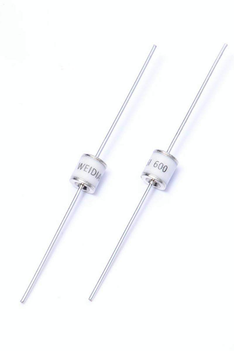 Ceramic gas discharge tube lightning protection 2RM600L-5 2RM600L-5 2RP600L-5 B5G600M 5 5 * 6600v