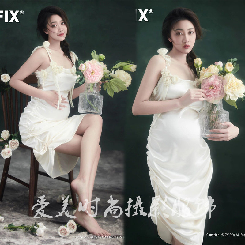 22 New Photos Photo Gallery Pregnant Woman Photo Clothing Son Ensemble Retro Oil Painting Wind Pregnancy Art Photography Harness Foreign Dress