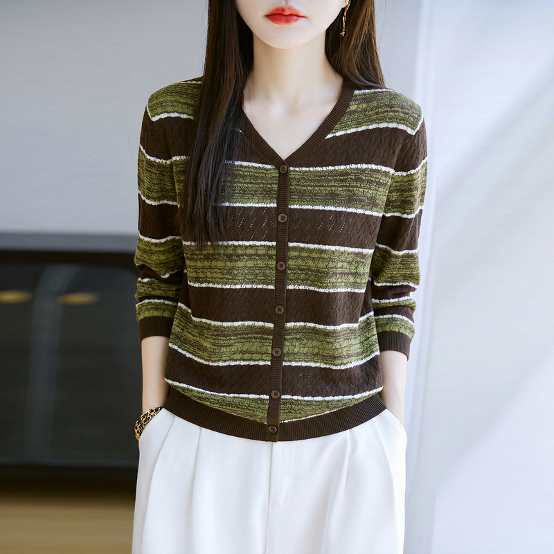 Autumn and Winter New Retro Striped Long-Sleeve Knitted Wool Sweater for Women, Hollow-Out Loose Fit, Slimming Versatile Base Sweater Autumn and Winter New Retro Striped Long-Sleeve Knitted Wool Sweater for Women, Hollow-Out Loose Fit, Slimming Versatile Base Sweater