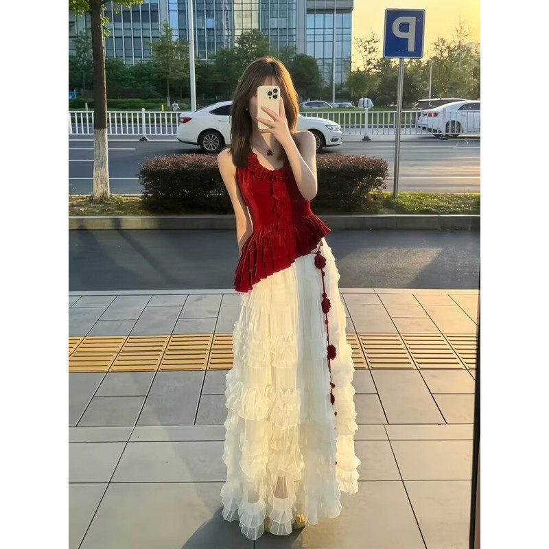 2026 Summer New Style Red Halter Neck Sleeveless Camisole Top Fashionable Fairy-Like Half Skirt Slimming Set
