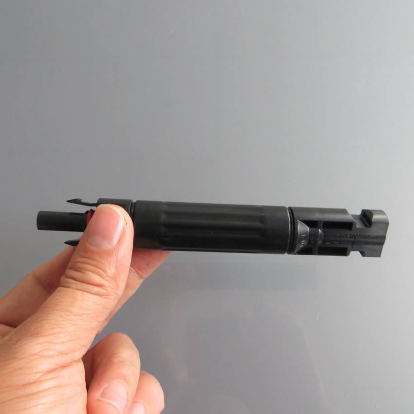 Dedicated photovoltaic fuse connector 5A 10A 15A 20A 30A compatible solar connector
