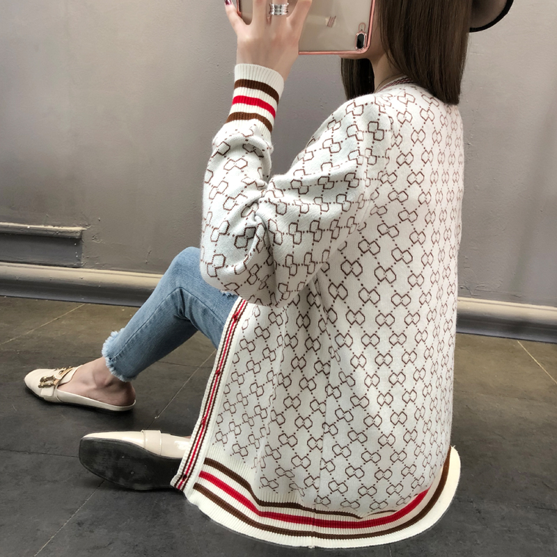 Áo len xuân hè 2019 mới và áo len nữ ngắn đoạn ngắn Hàn Quốc phiên bản mùa xuân và mùa thu hoang dã bên ngoài áo khoác nữ dệt kim dài tay áo len nữ cổ cao