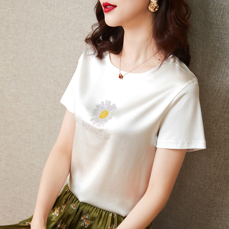 2021 Summer new true silk short sleeves T-shirt foreign satin satin mulberry silk splicing cotton small daisy scalding female blouse