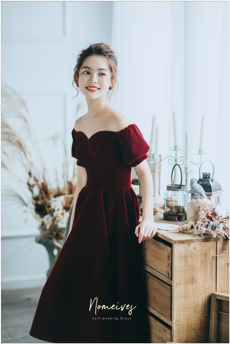 (Rouge) retro wine red colour velvet velvet small gown bridal toast with short annual meeting gown travel selfie