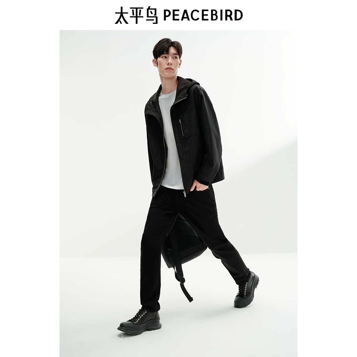 Трехмерная трендовая куртка путешествий с капюшоном, oversize