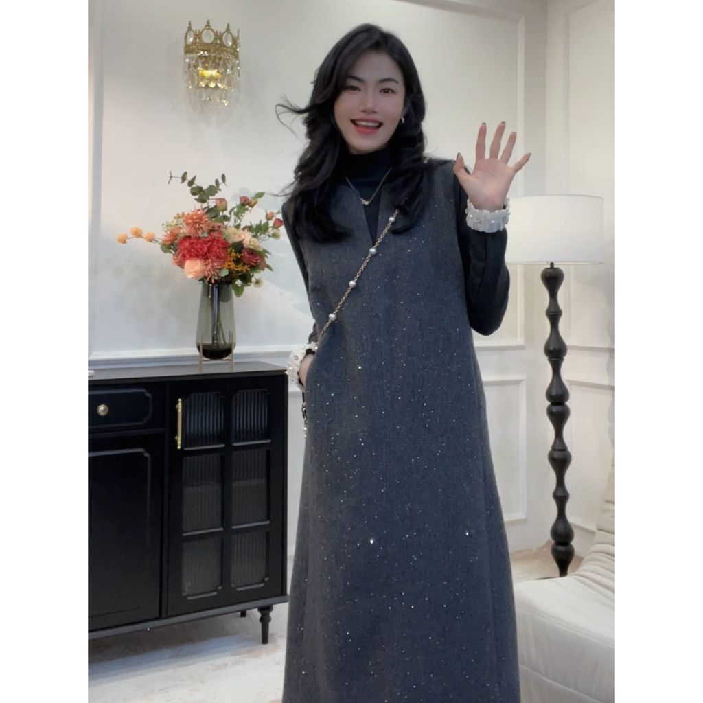 赫本风黑裙:冬季小个子女性♀️的时尚利器