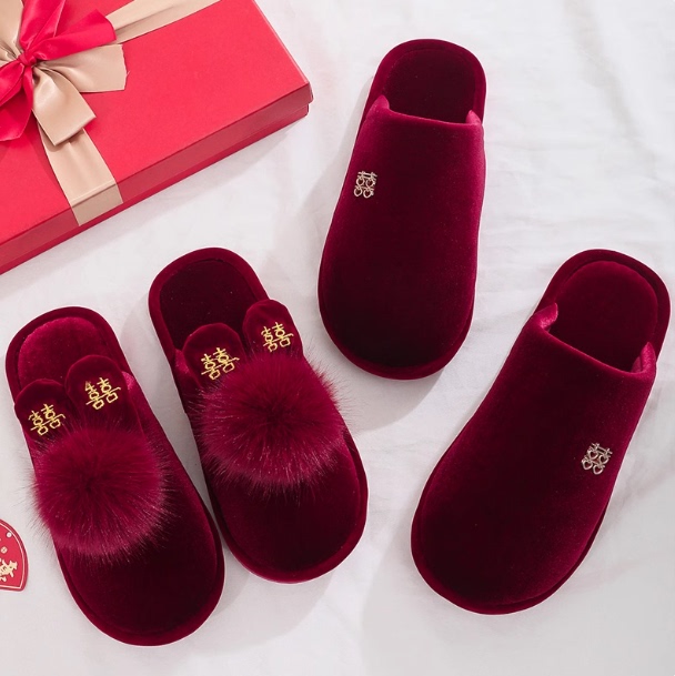 Autumn and Winter Plush Groom and Bride Wedding Festive Wine Red Pair of Indoor Non-Slip Couple's Zodiac Year Slippers for Men and Women Autumn and Winter Plush Groom and Bride Wedding Festive Wine Red Pair of Indoor Non-Slip Couple's Zodiac Year Slippers for Men and Women