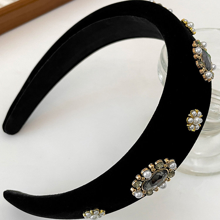 什么样的高级感黑色珍珠发箍最适合打造2026流行高颅顶造型?